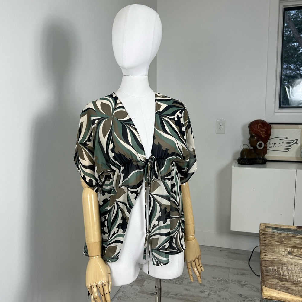 Bisous Bisous Sheer Tie Front‎ Blouse Size Small